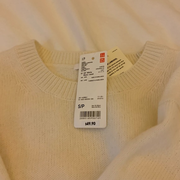 Uni qlo lambswoool sweater - Picture 2 of 4